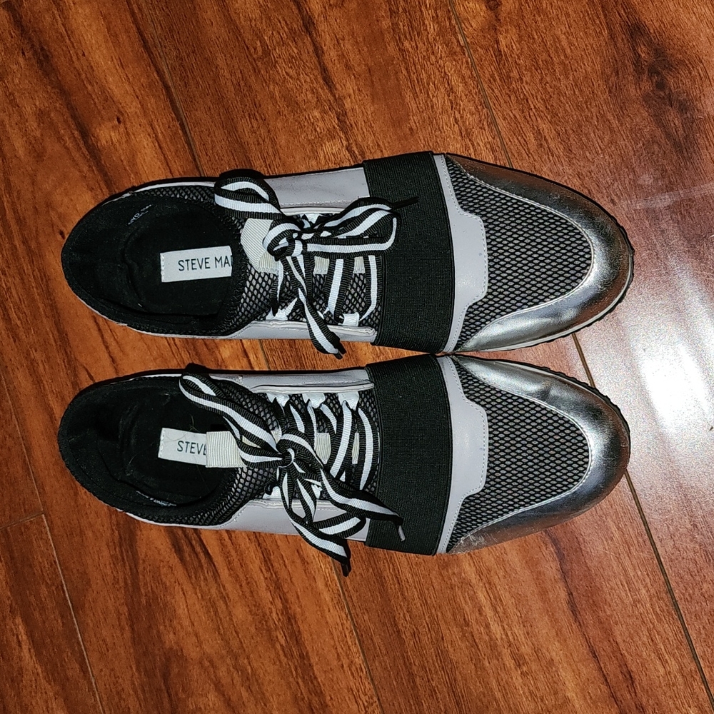Sneaker